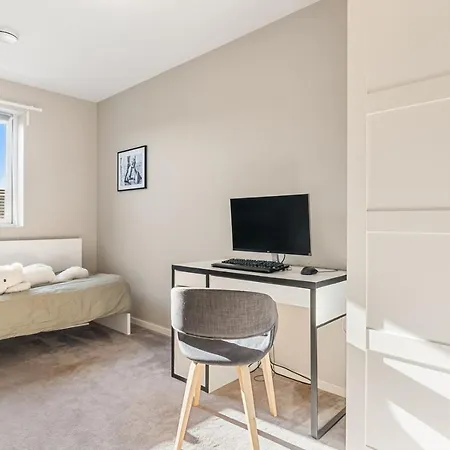 4 Bedroom Close To Bergen Villaer