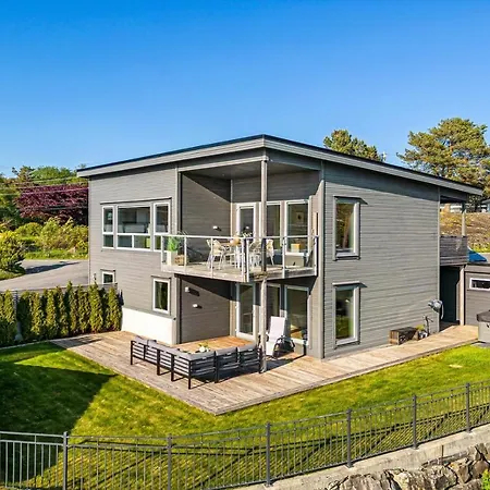 4 Bedroom Close To Bergen Hagavik